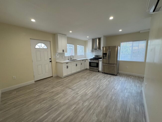 Photo - 756 Harps St