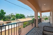 Photo - Stylish & Bright 2 Bed 2 Bath | Fully Furn... House