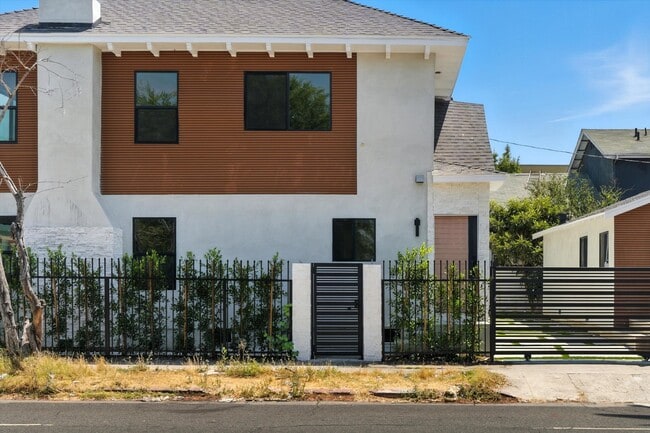 Photo - 1172 N Wilton Pl Apartments Unit 1172