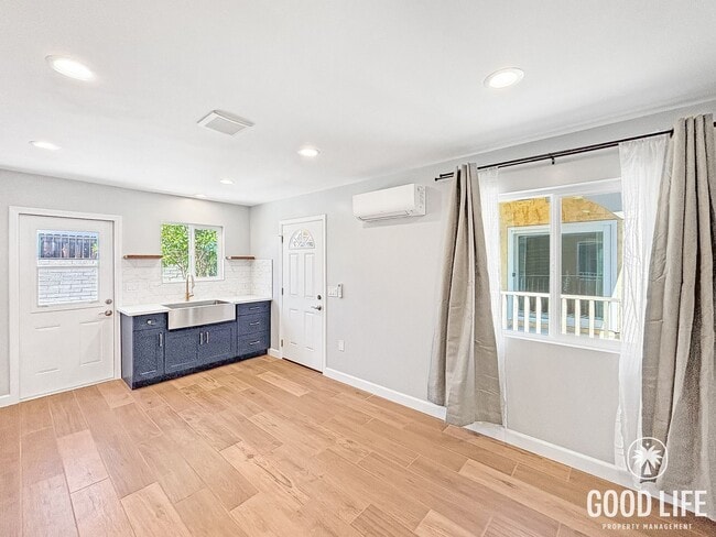 Photo - zIsla Vista Dr Unit z3346 (ADU)
