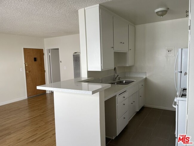 Building Photo - 1137 Wilcox Pl Unit 6 Rental