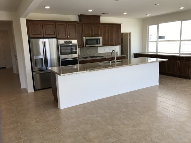 Photo - 5 bed home in RiverBend community, Eastval...