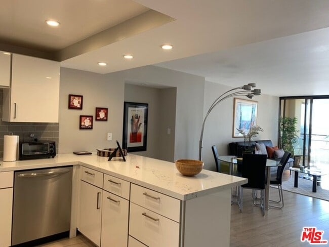 Photo - 4314 Marina City Dr Unit 424