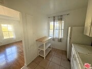 Photo - 883 N Hoover St