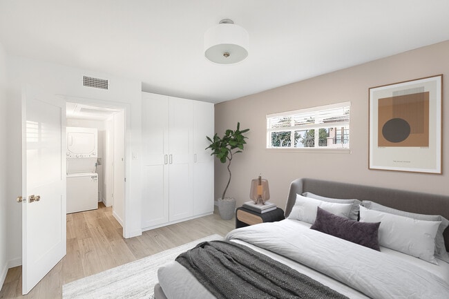 Photo - 419 Rexford Dr.