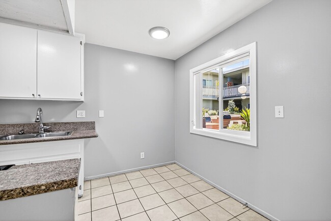 Photo - 210 E 29th St Unit 02