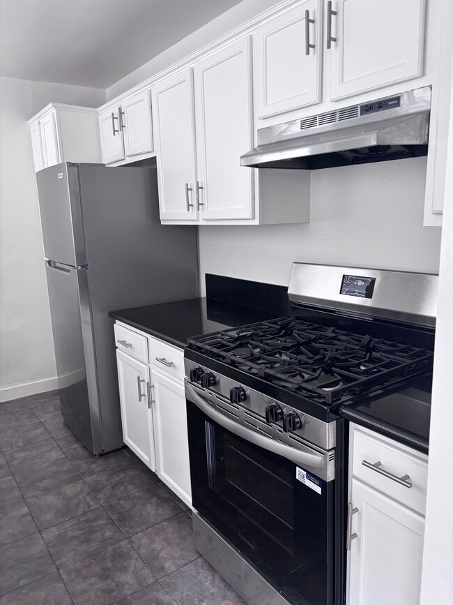 Photo - 1280 Laurel Ave Unit 19