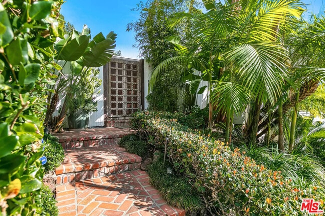 Photo - 1644 Marmont Ave