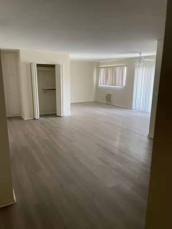 Photo - 824 S Wooster St