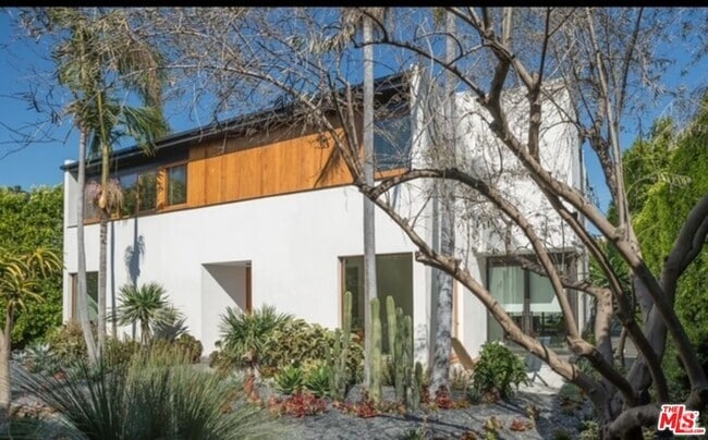 Building Photo - 800 Orlando Ave Rental