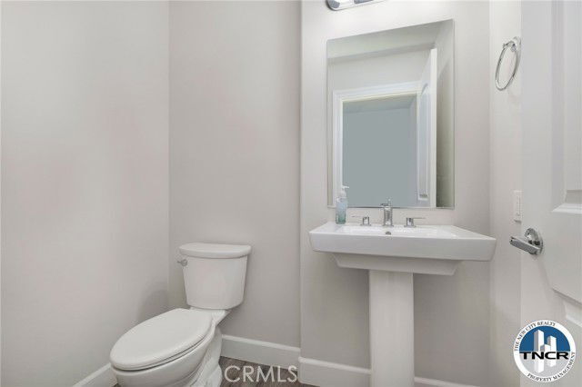 Photo - 9841 Alburtis Ave