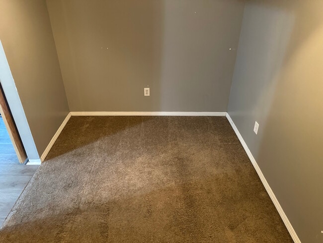 Photo - 422 E 41st St