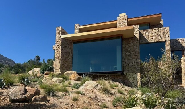 Building Photo - Masterpiece on a hill
