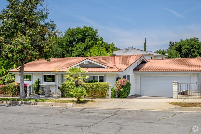 Building Photo - 575 Winona Way Rental