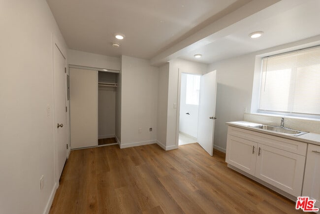 Photo - 1420 Alvarado Terrace Unit 13