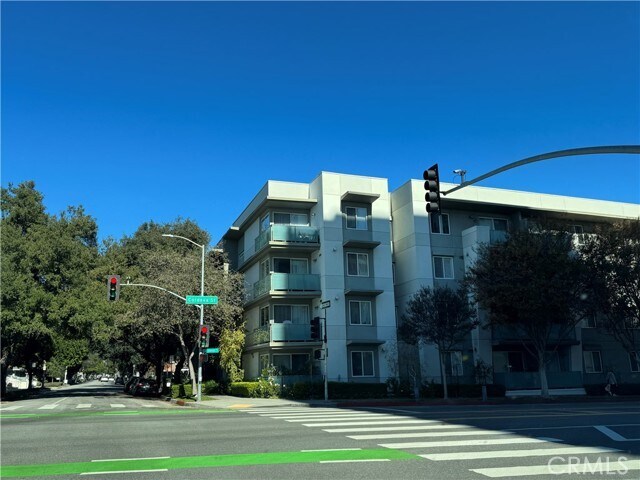 Photo - 160 S Hudson Ave Unit 105