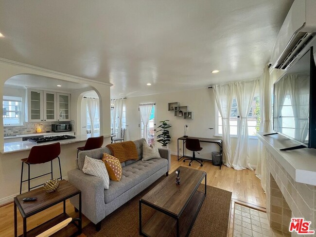 Building Photo - 1130 Chelsea Ave Unit 1134 D