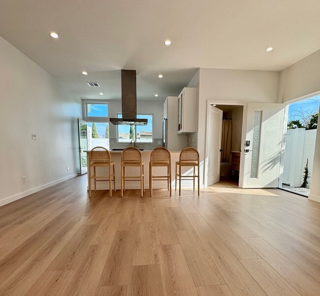 Open concept - 7532 Beck Ave