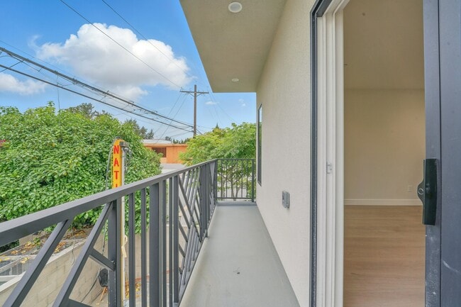 Photo - 8234 Blackburn Ave