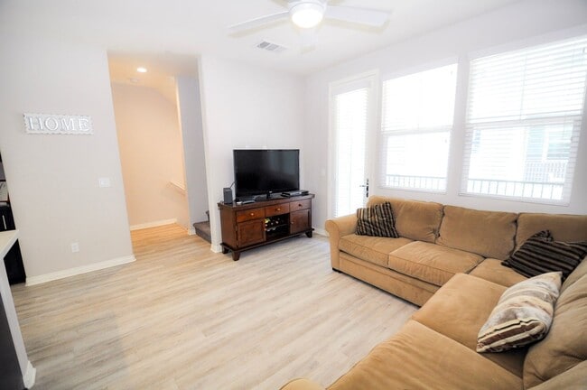 Photo - 503 Hummingbird Ln Unit Rental