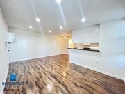 Photo - 14831 Delano St Unit 1