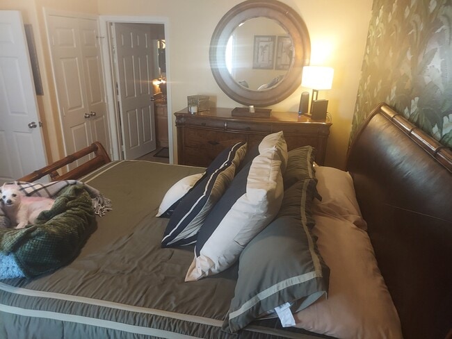 Photo - 30353 Crown St Condo Unit Guest Suite