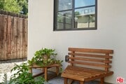 Photo - 720 W Altadena Dr House