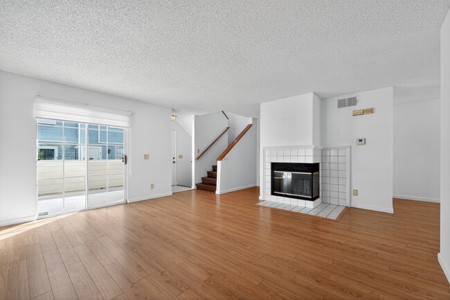 Photo - 2800 Plaza del Amo Unit 28