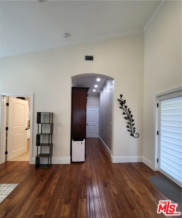 Photo - 4956 Doman Ave