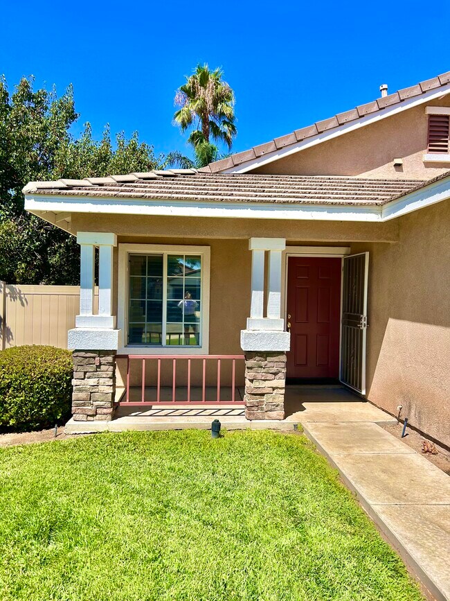 Photo - 30277 Twain Dr