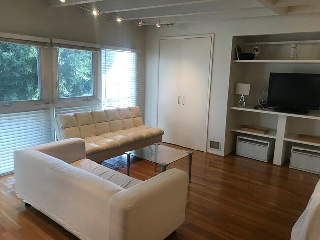 Photo - 516 N San Vicente Blvd Unit 5161/4