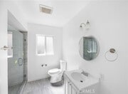 Photo - 14918 Wyandotte St Townhome