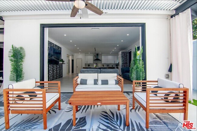 Photo - 18328 Bessemer St