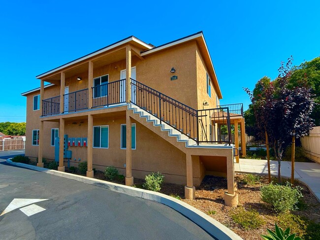 Welcome to your newly designed and mostly ... - Welcome to your newly designed and mostly ... Apartment Unit 2