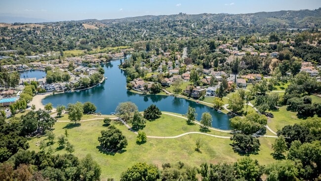 Photo - Luxury waterfront living in Calabasas