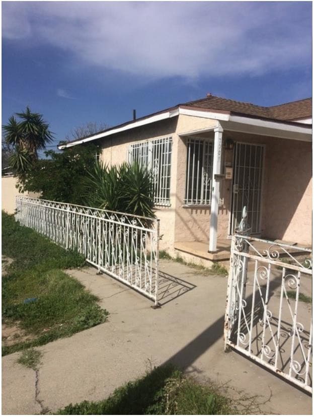 Building Photo - 7703 Vineland Ave
