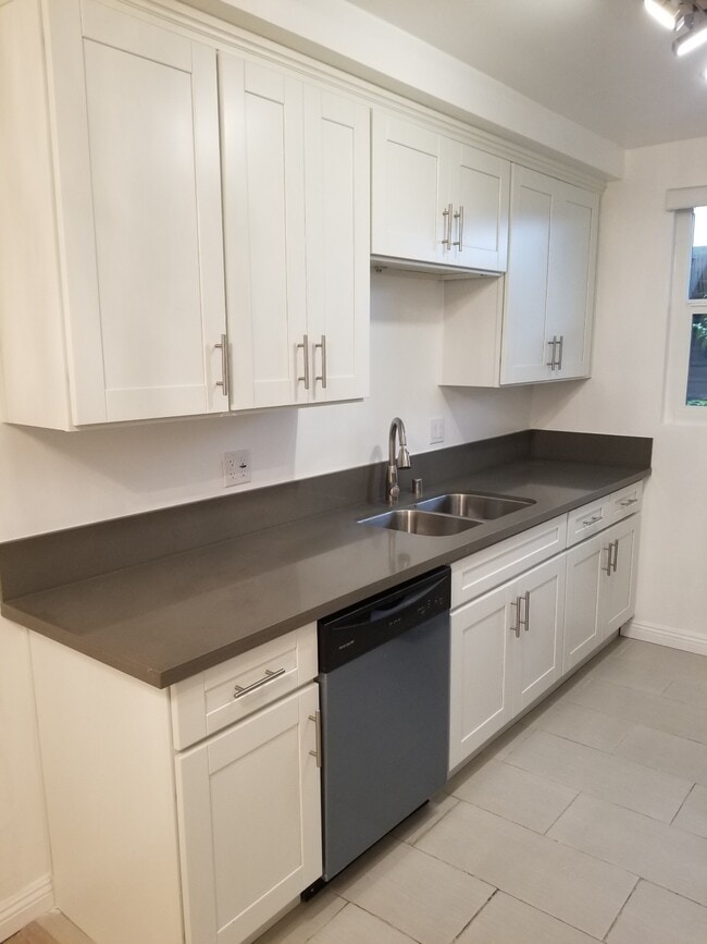 Photo - 1132 S Oakhurst Dr