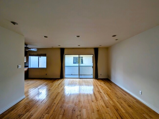 Photo - 1119 15th St Unit Santa Monica Condominium