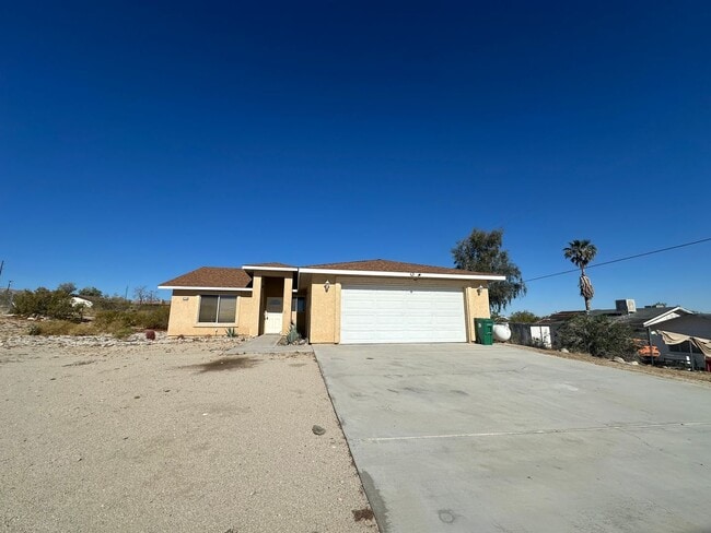 Photo - 4 bedroom home close to Joshua Tree National Park!