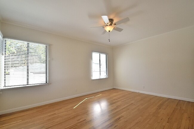 Photo - t201 Unit Front