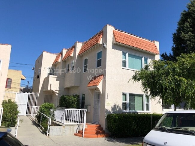 Building Photo - 714 Lime Ave Unit 1