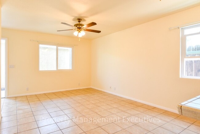 Photo - 2 Bed, 2 Bath Townhome with Garage & Bonus Room Unit 4815 Narragansett Ave
