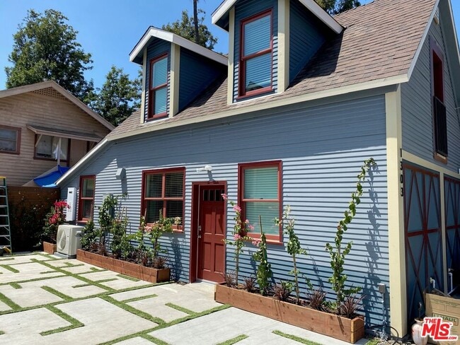 Photo - 1301 W 22nd St Unit 1301