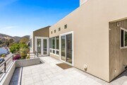 Photo - Luxury 2 Bed | 2.5 Bath Private Residence ... House