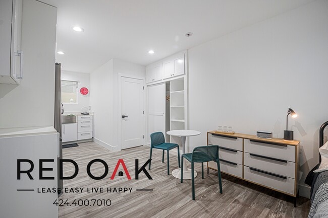 Photo - 1346 N Fuller Ave Unit 3