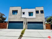 Photo - 948 E 67th St House