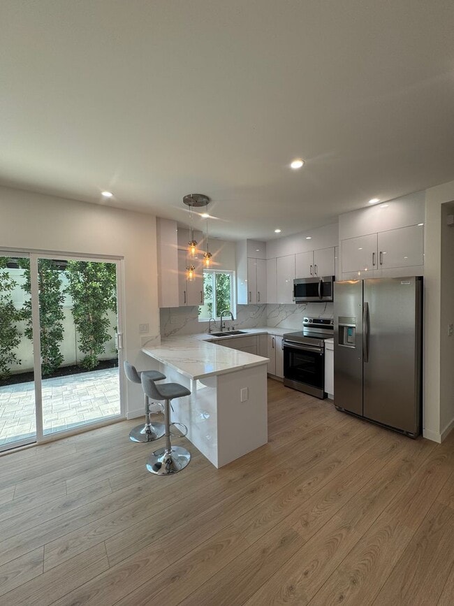 Spacious 1000 Sq. Ft. Single-Floor Back AD... - Spacious 1000 Sq. Ft. Single-Floor Back AD... Townhome
