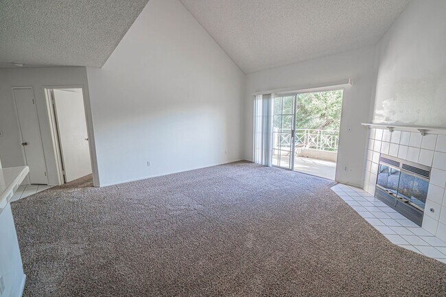 Photo - Santa Fe Double Primary Condo in Valencia! Unit 276