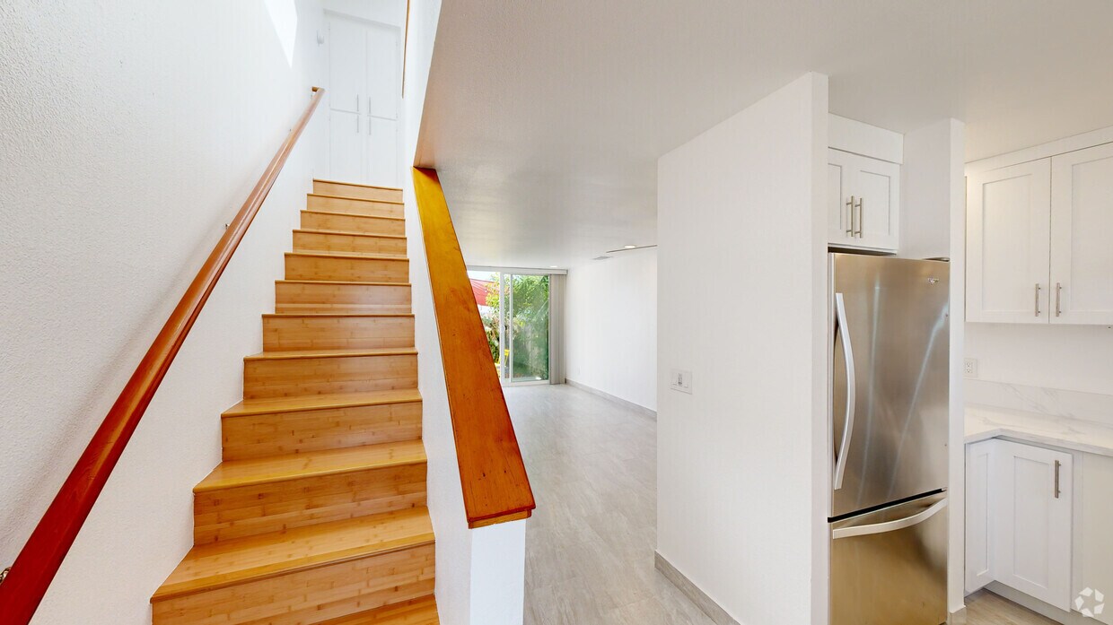 3D Tour - 125 Hillcrest Drive