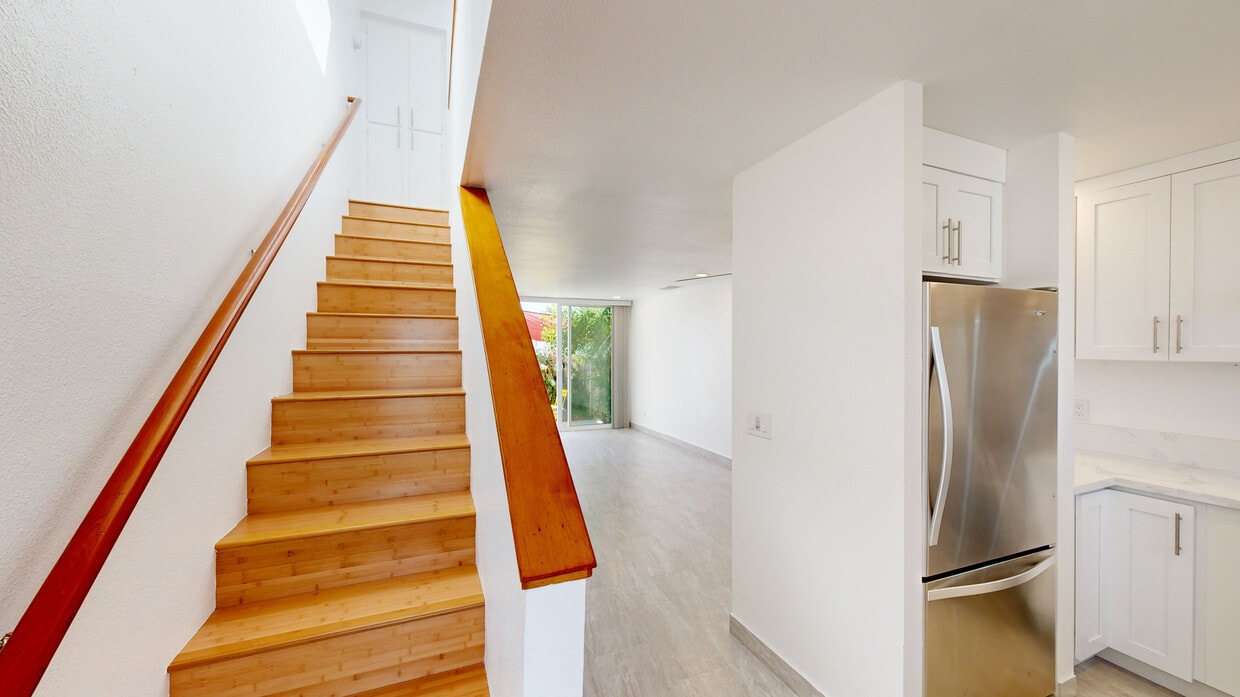 3D Tour - 125 Hillcrest Drive Apartments